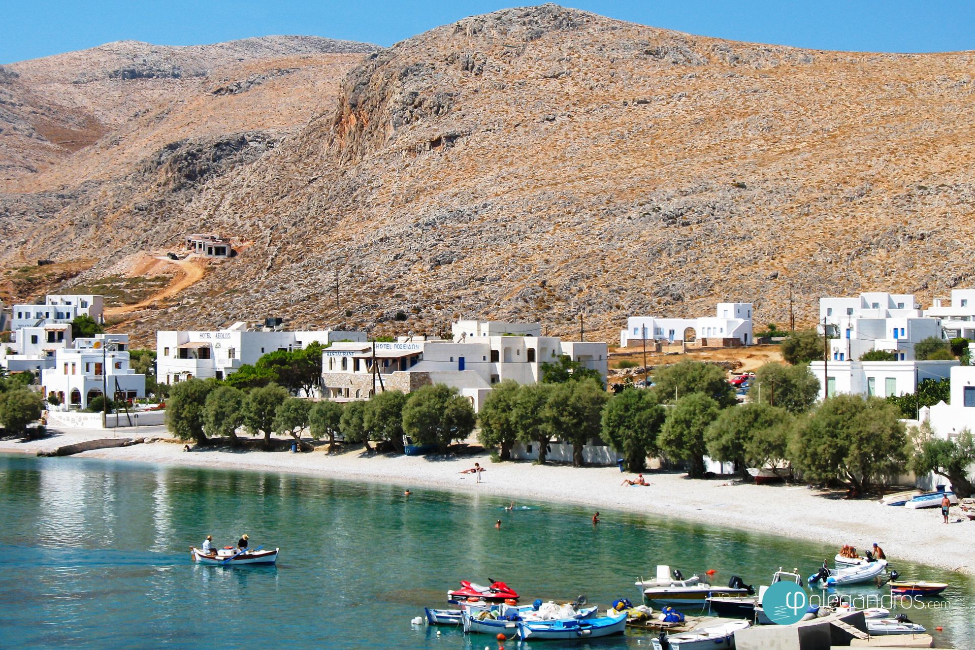 Karavostasi, il porto di Folegandros